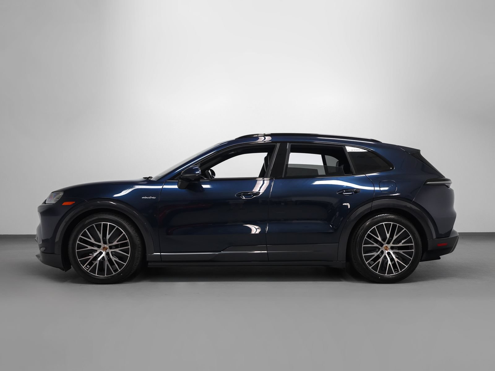 New 2026 Porsche Cayenne Coupe AWD/4WD image 2