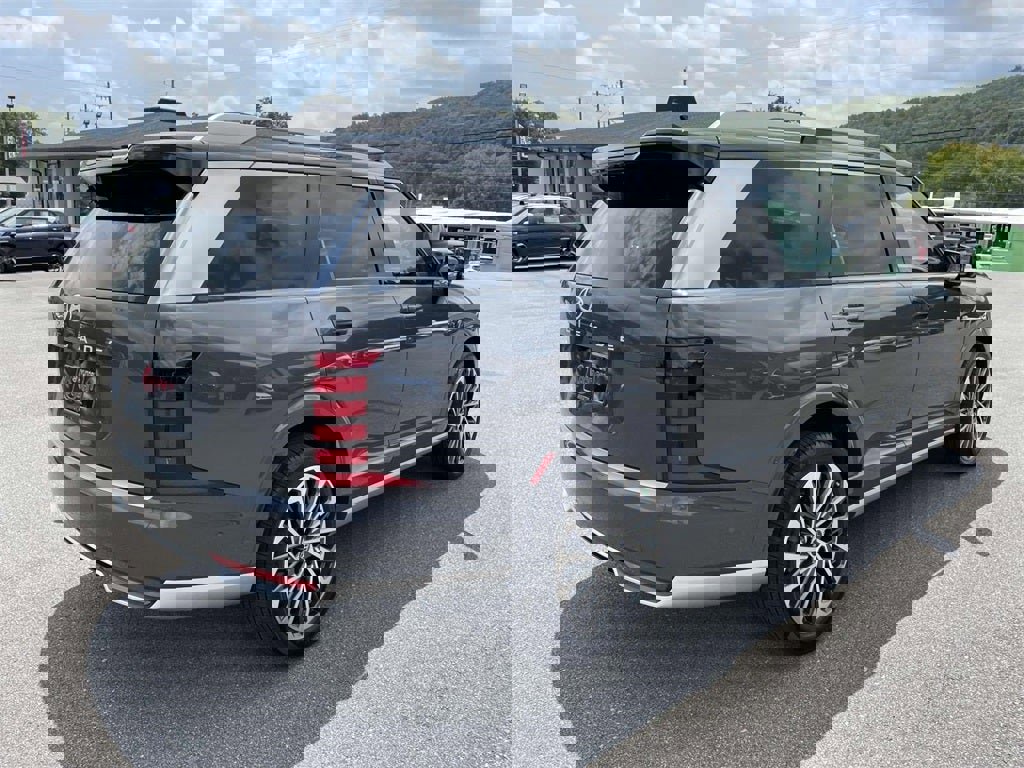 New 2026 Hyundai Palisade Calligraphy image 3