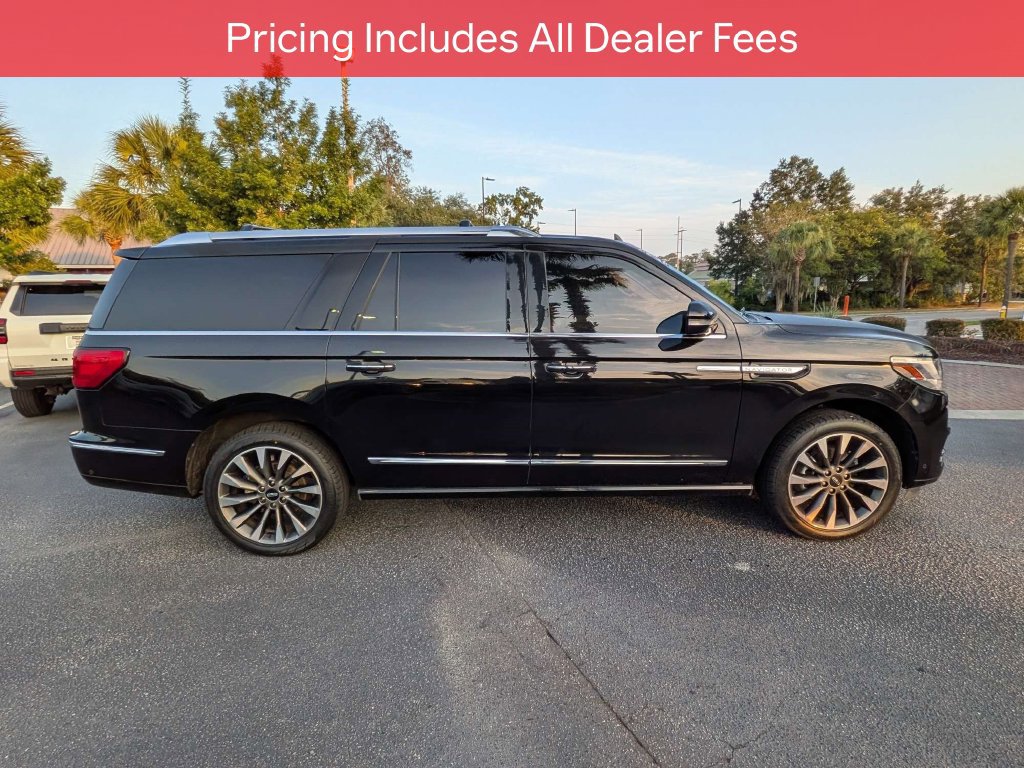 Used 2021 Lincoln Navigator L Reserve w/ Luxury Package AWD/4WD image 3