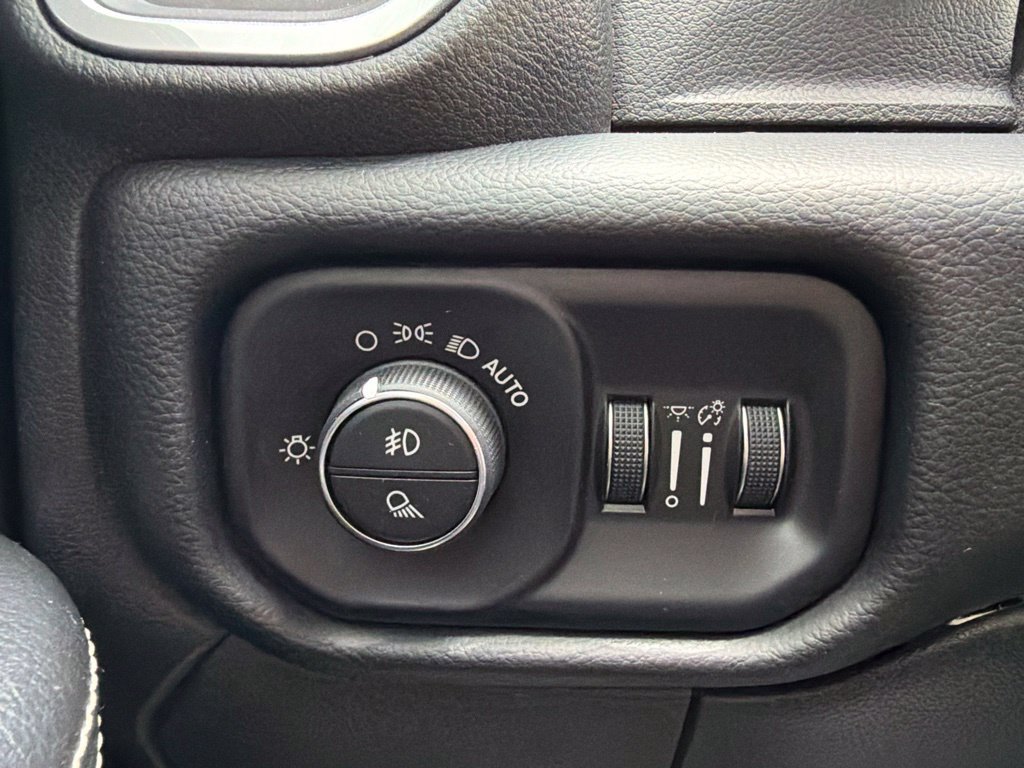 Used 2020 RAM 2500 Laramie w/ Cold Weather Group AWD/4WD image 11