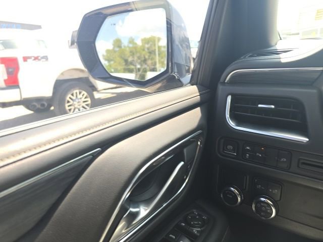 Used 2021 GMC Yukon SLT w/ SLT Premium Package image 15