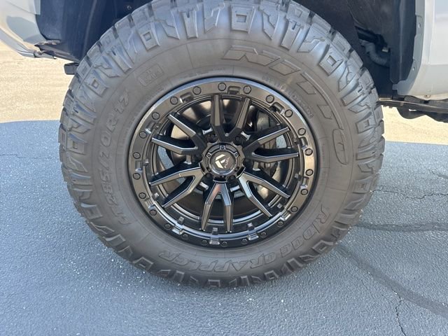 Used 2020 Toyota Tacoma TRD Sport w/ Technology Package image 12