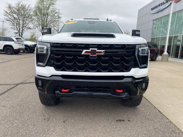 Used 2025 Chevrolet Silverado 2500 ZR2 w/ LPO, Dark Essentials Package AWD/4WD image 2