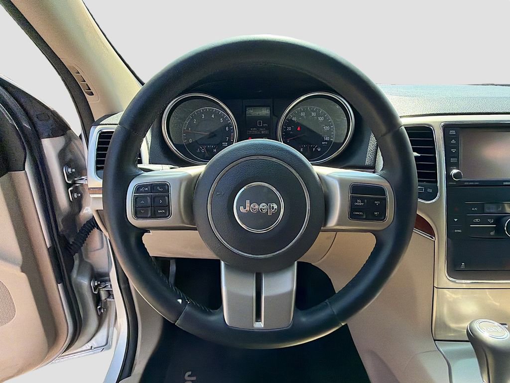 Used 2013 Jeep Grand Cherokee Limited w/ Trailer Tow Group AWD/4WD image 37