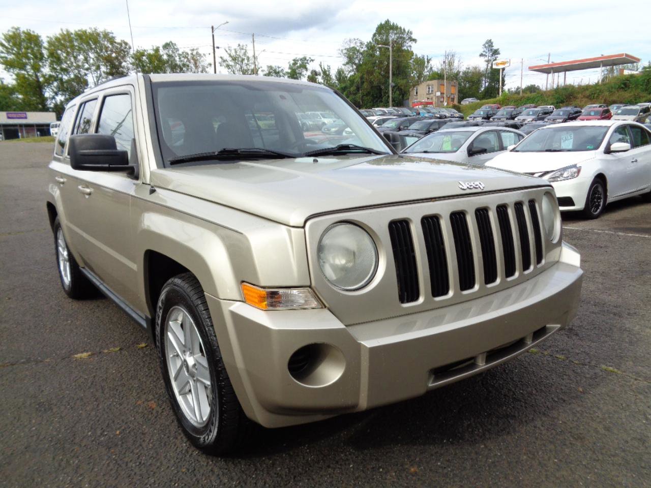 Used 2010 Jeep Patriot Sport AWD/4WD image 3
