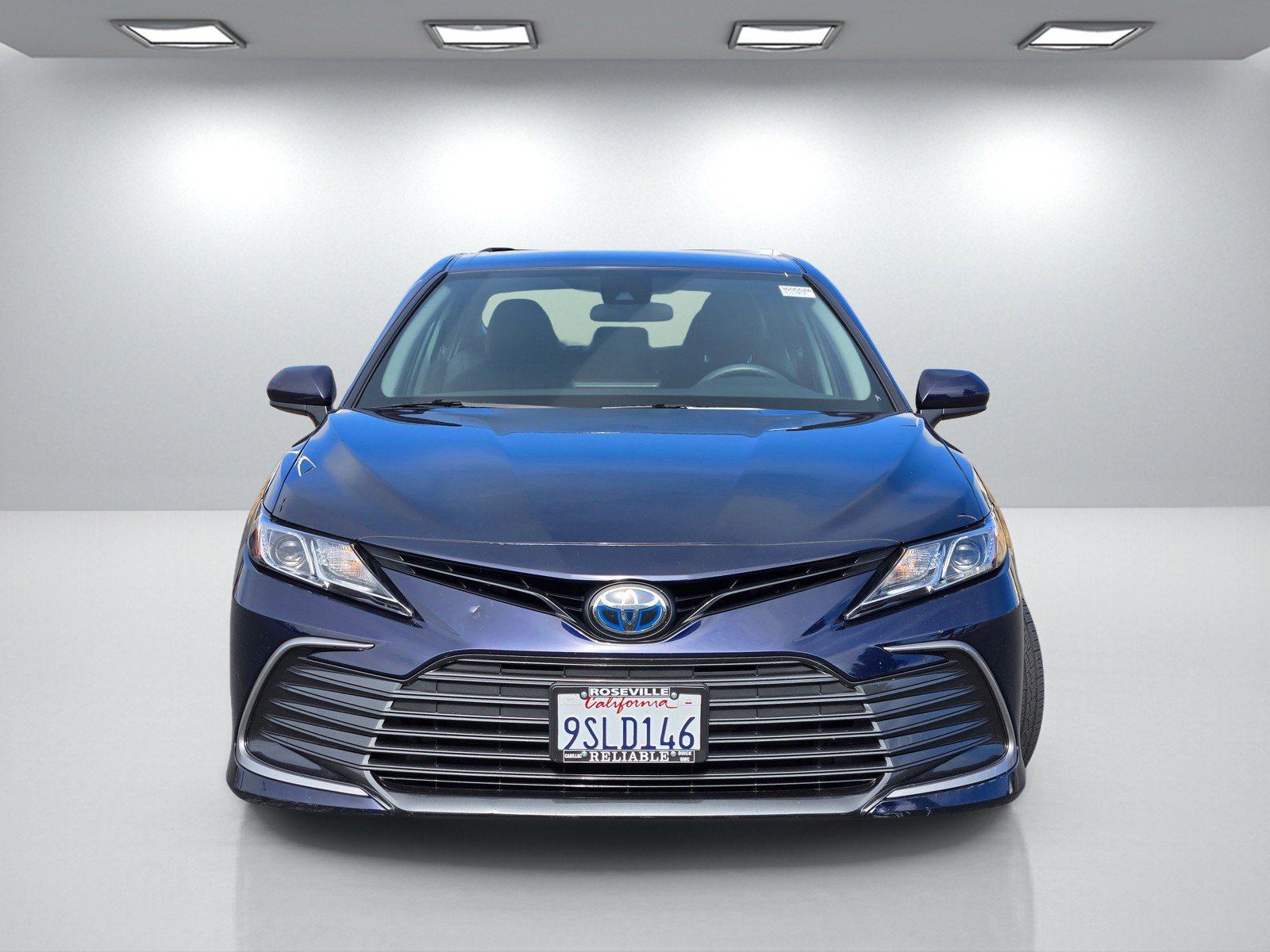 Used 2022 Toyota Camry LE FWD image 2