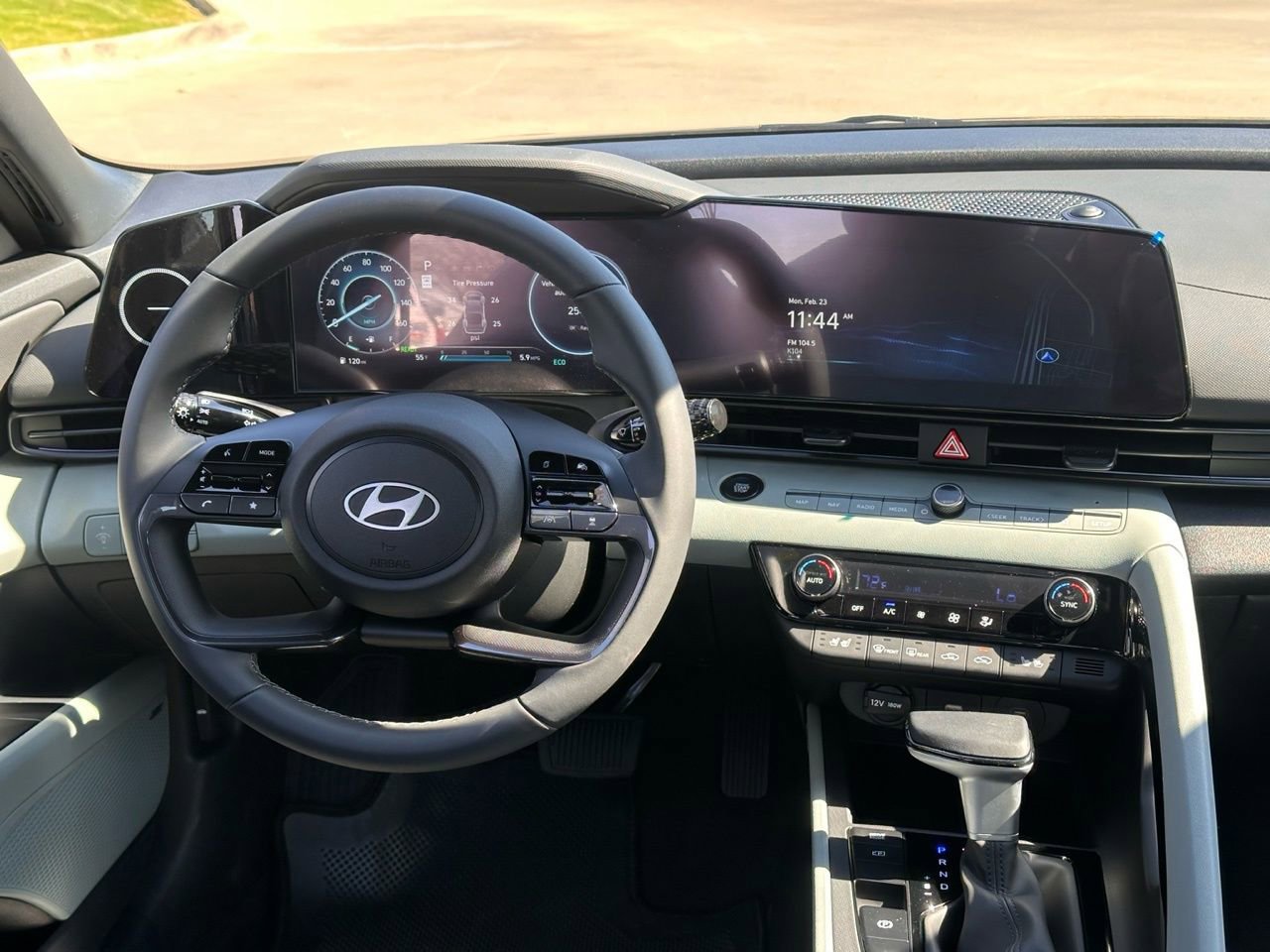 Certified 2025 Hyundai Elantra Limited image 21