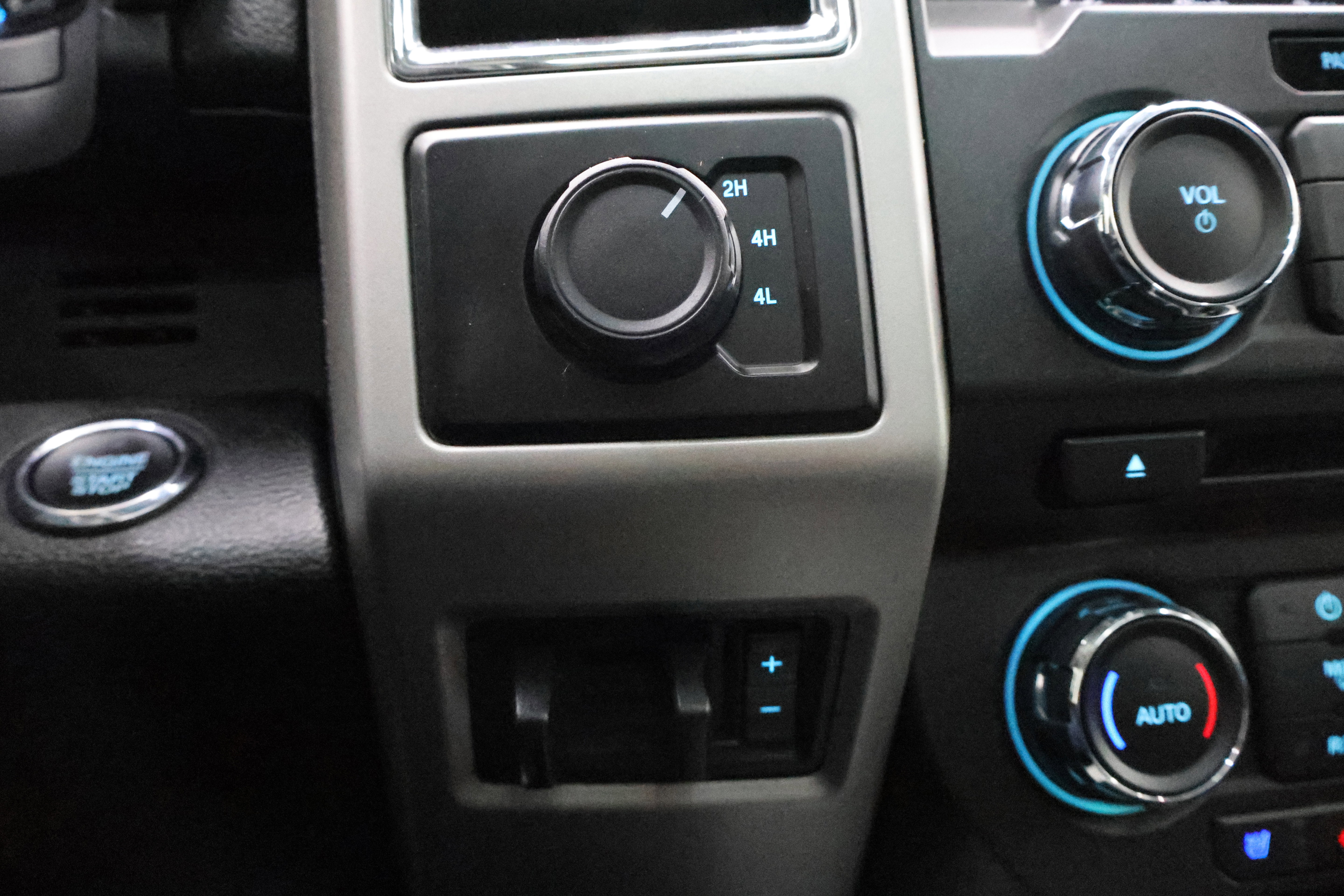 Used 2017 Ford F350 Lariat w/ Lariat Ultimate Package image 50