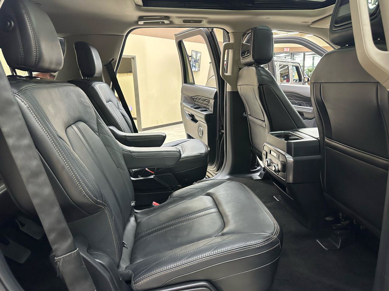 Used 2020 Ford Expedition Platinum AWD/4WD image 41
