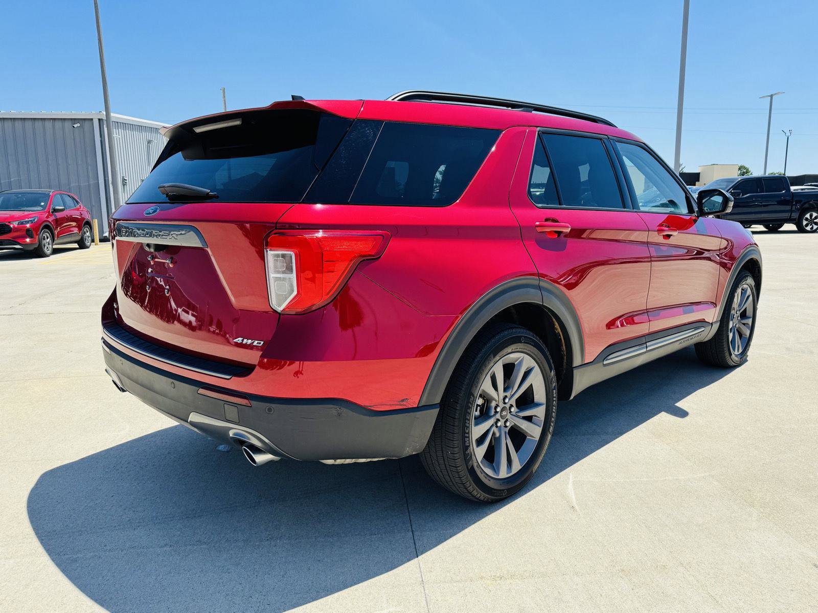 Used 2023 Ford Explorer XLT w/ Equipment Group 202A AWD/4WD image 42