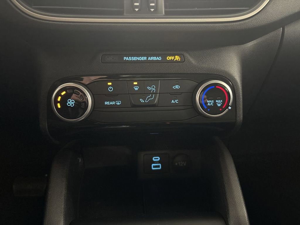 Used 2022 Ford Escape SE image 40