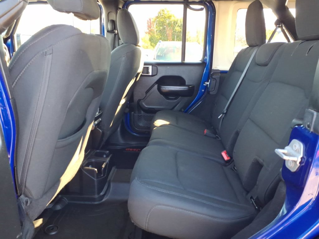 Used 2018 Jeep Wrangler Unlimited Sport S AWD/4WD image 9