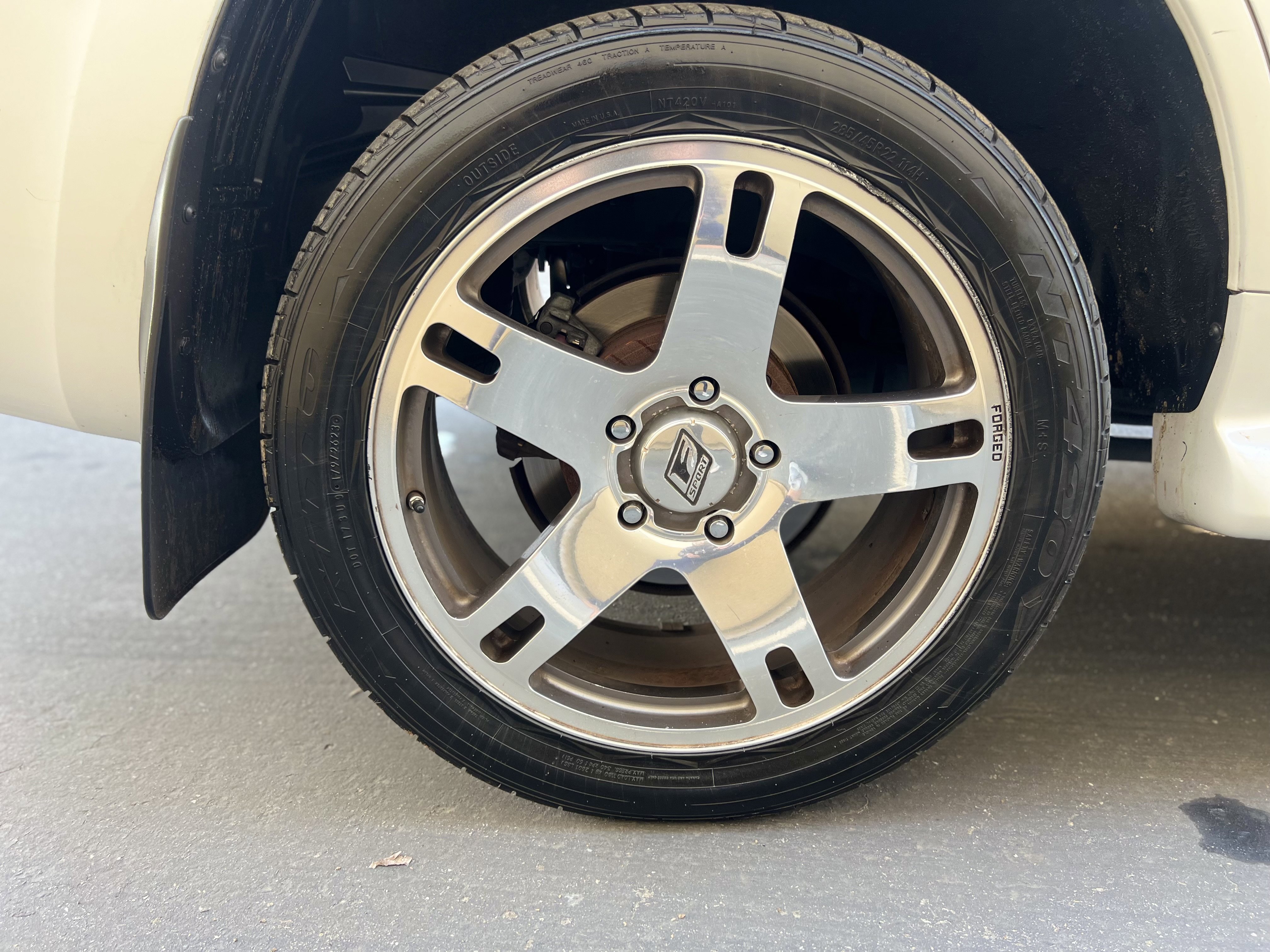 Used 2009 Lexus LX 570 4WD image 19