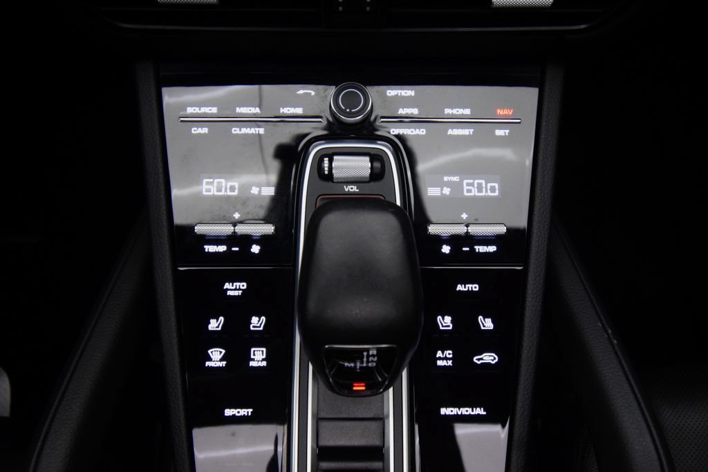 Used 2023 Porsche Cayenne Platinum Edition AWD/4WD image 36