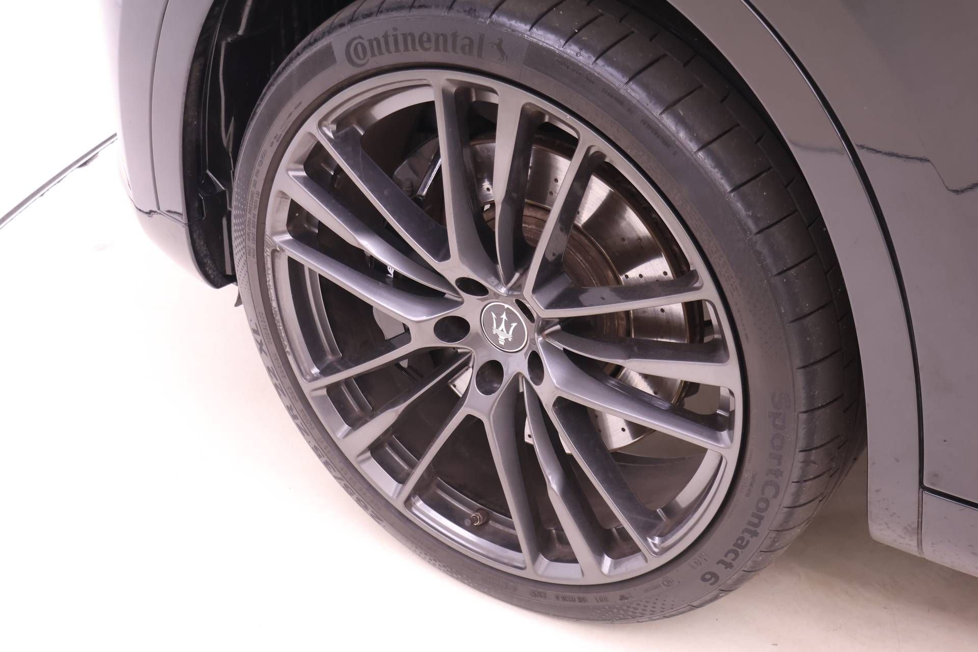 Used 2022 Maserati Levante Trofeo AWD/4WD image 20