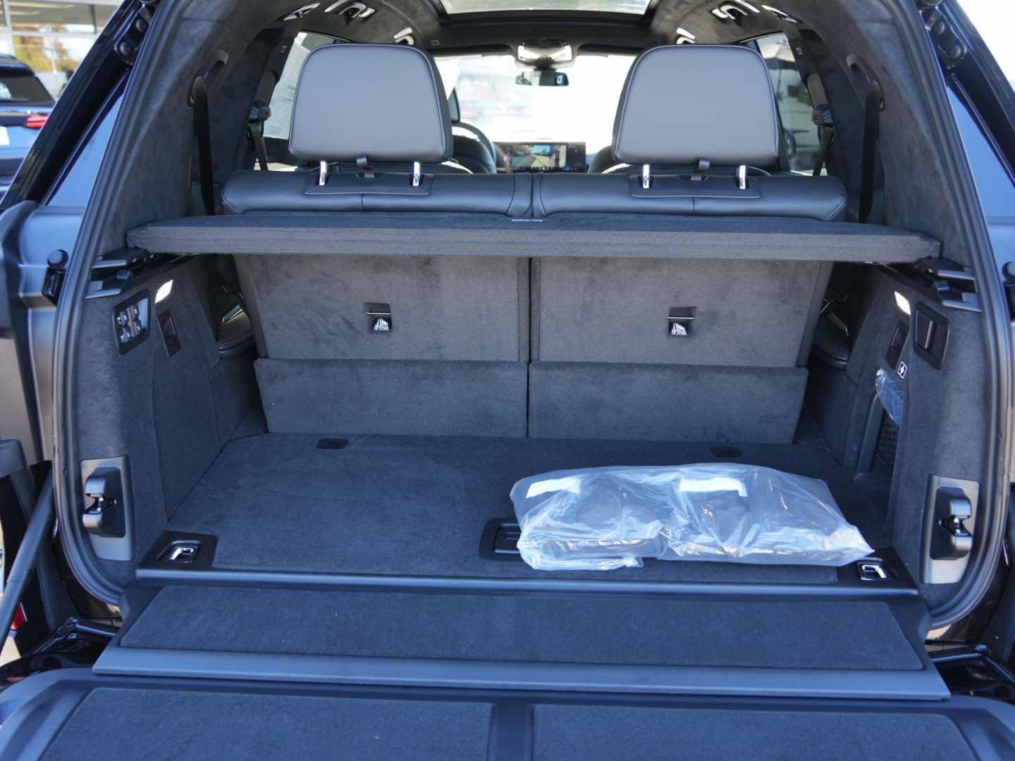 New 2026 BMW ALPINA XB7 image 8