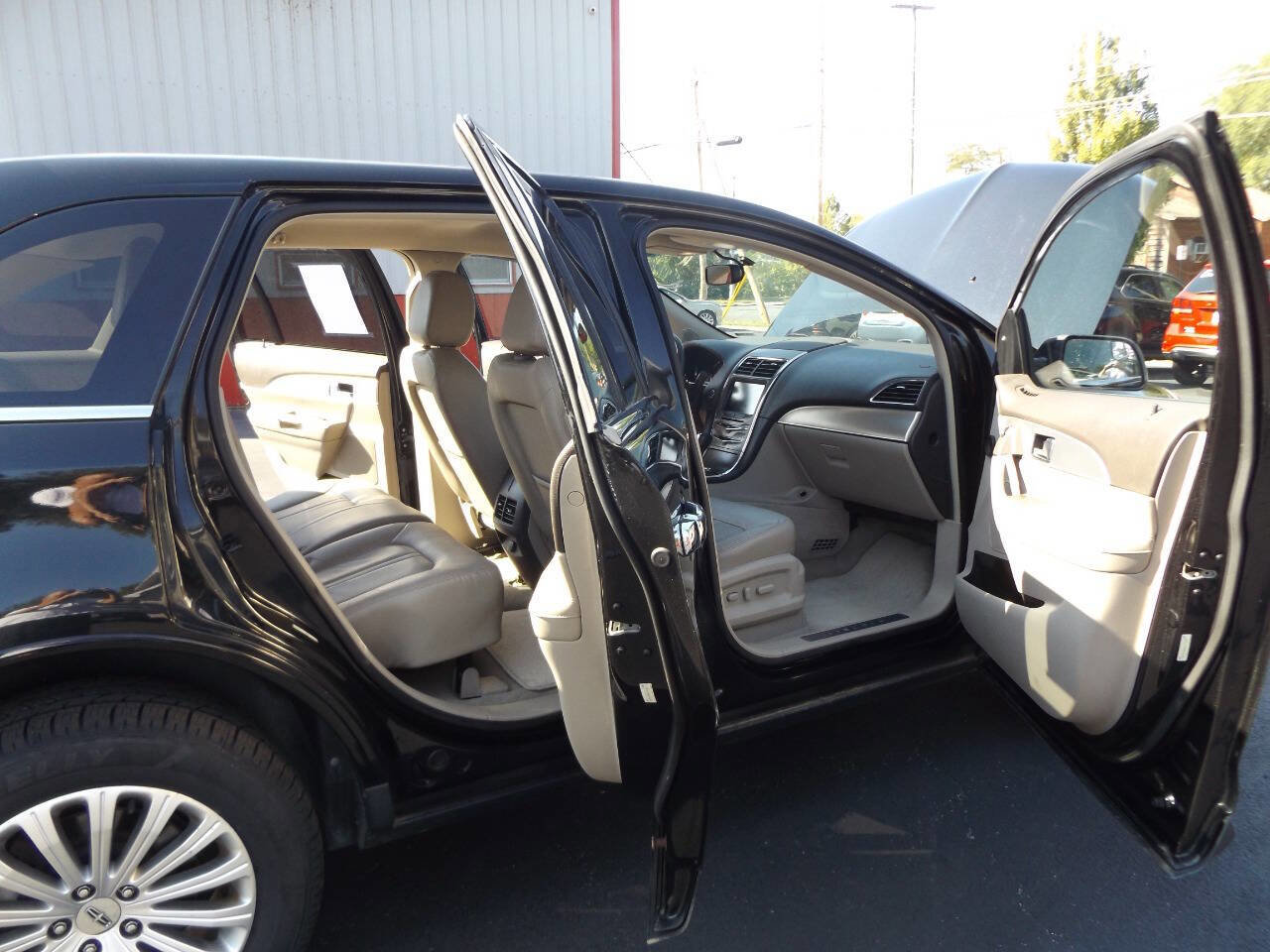 Used 2013 Lincoln MKX AWD image 20