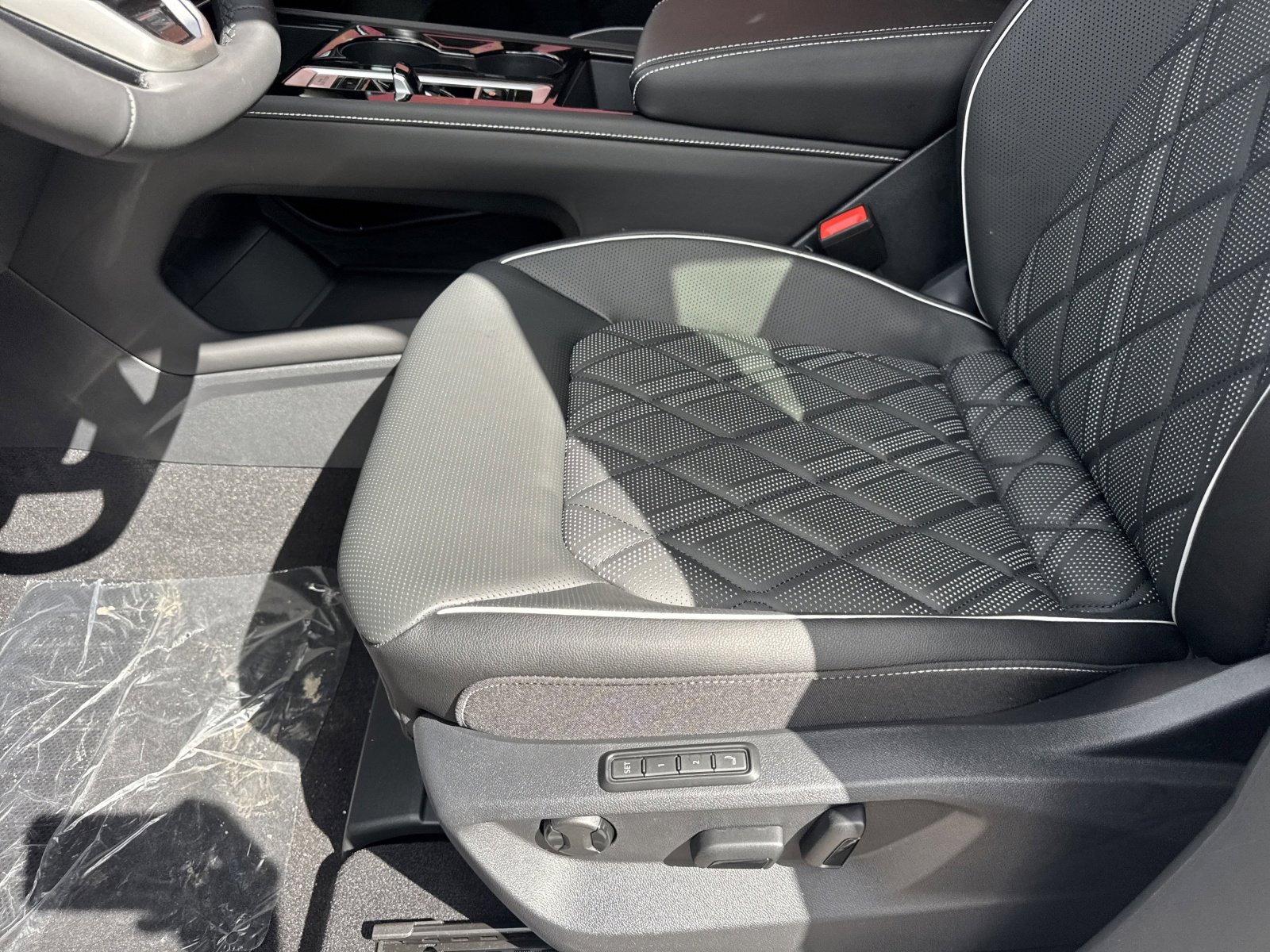 New 2026 Volkswagen Atlas SEL Premium R-Line image 16
