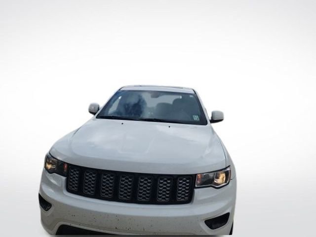 Used 2018 Jeep Grand Cherokee Altitude image 4
