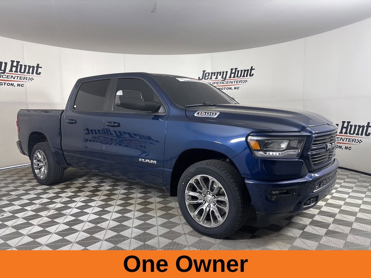 Used 2023 RAM 1500 Laramie AWD/4WD image 4