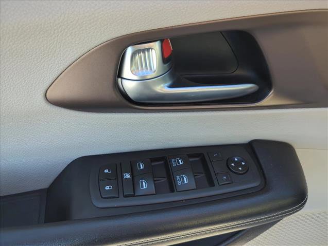 Used 2021 Chrysler Voyager Lxi image 8
