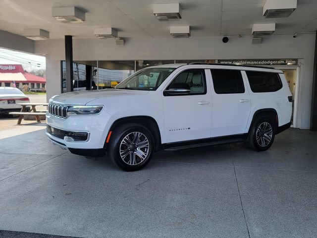 Certified 2023 Jeep Wagoneer L Series II AWD/4WD image 9