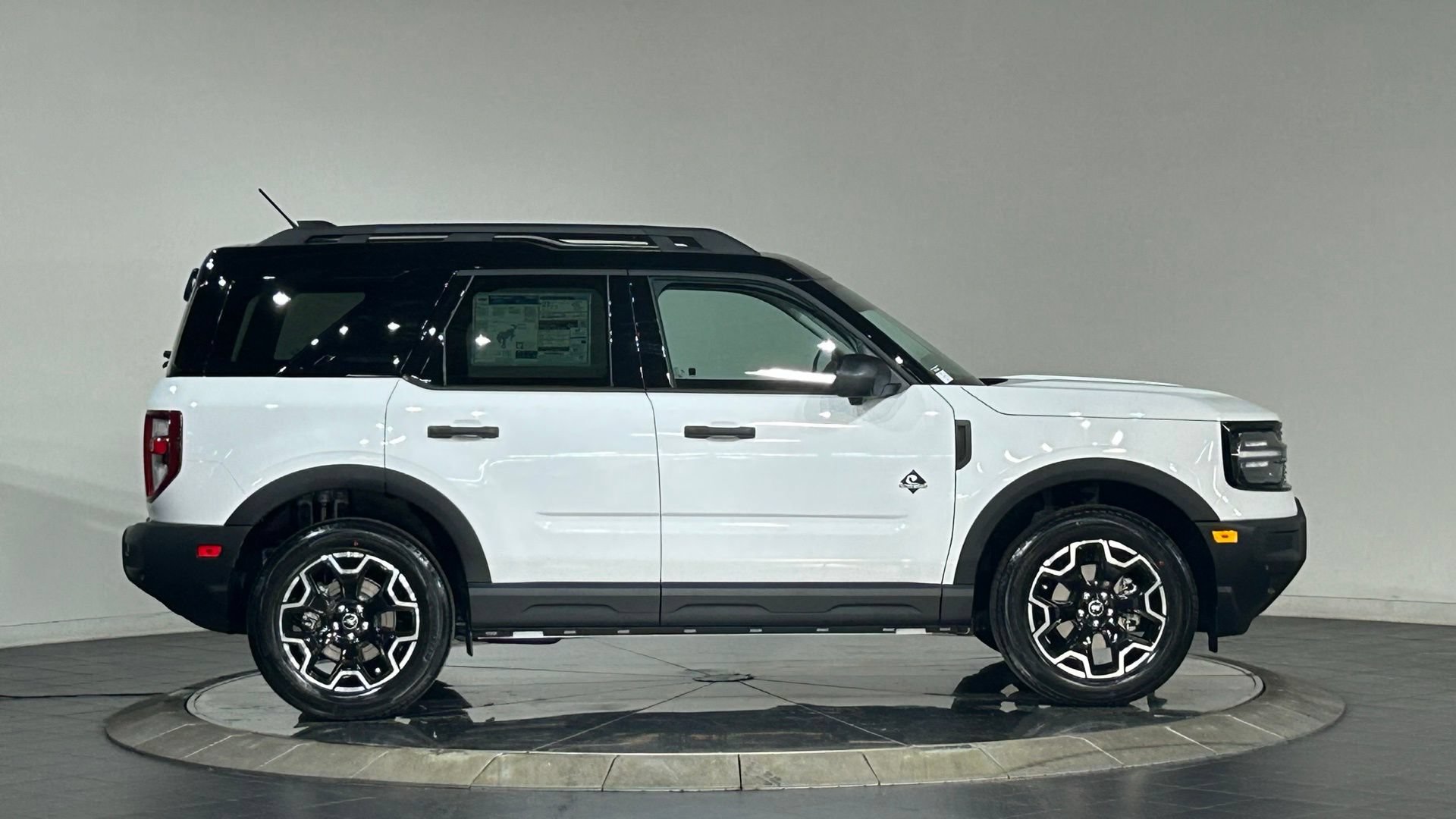 New 2026 Ford Bronco Sport Outer Banks w/ Outer Banks Tech Package+ AWD/4WD image 11