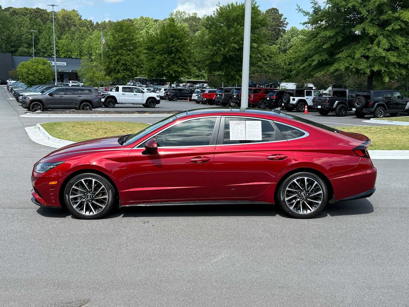 Used 2023 Hyundai Sonata Limited FWD image 2