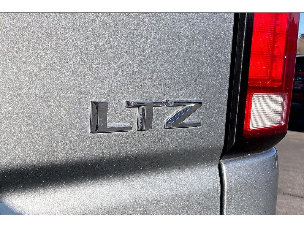 Used 2025 Chevrolet Silverado 3500 LTZ AWD/4WD image 9