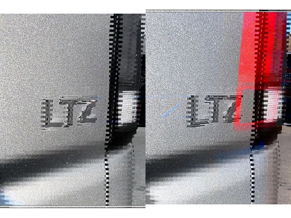 Used 2025 Chevrolet Silverado 3500 LTZ image 9