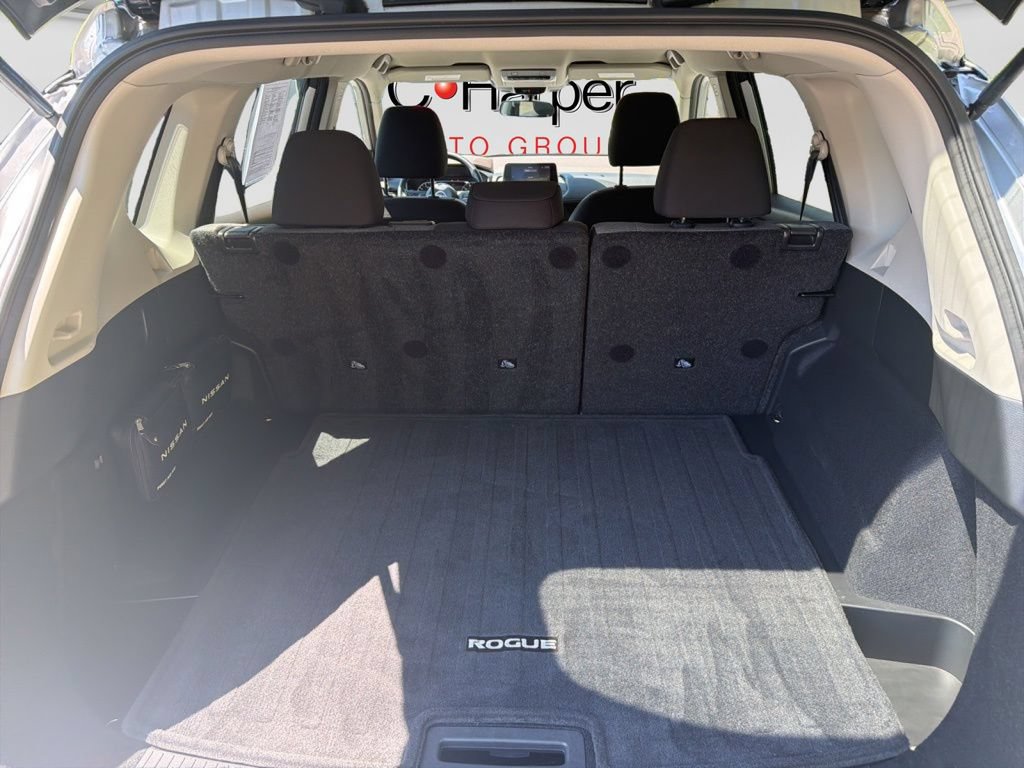 Used 2023 Nissan Rogue SV AWD/4WD image 32