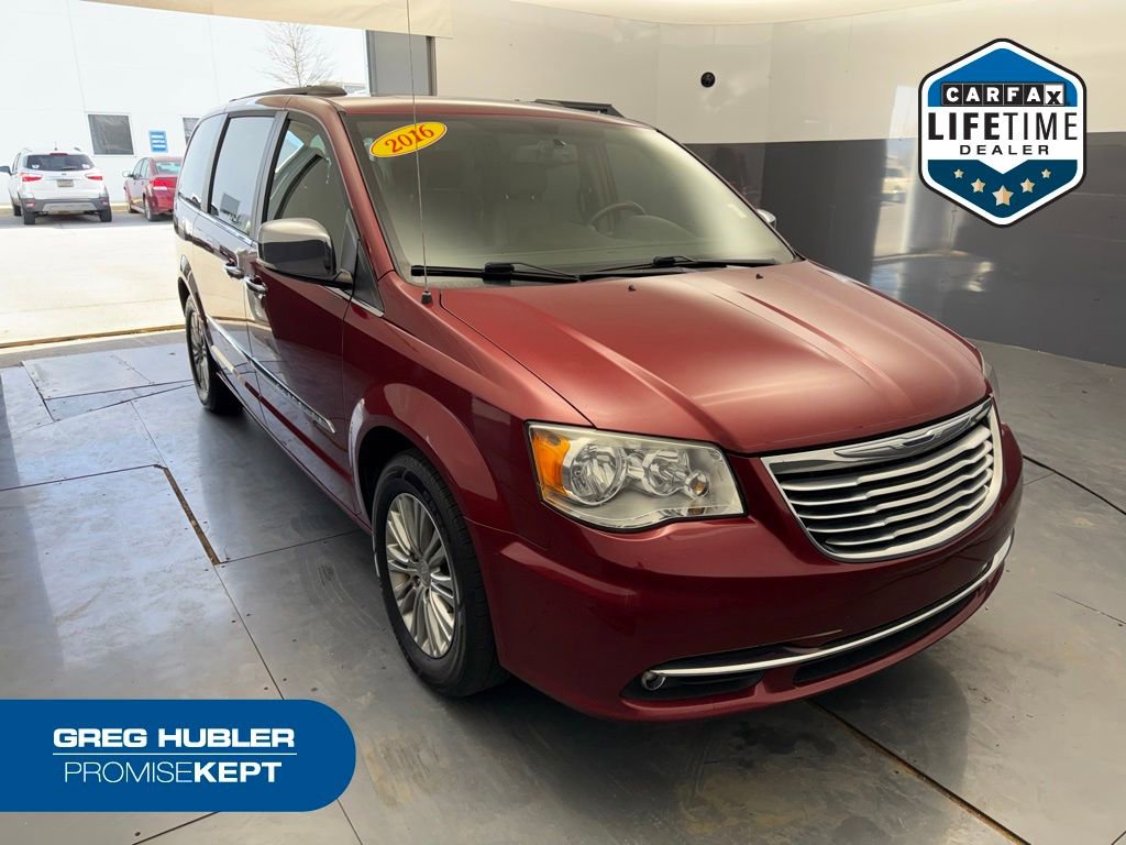 Used 2016 Chrysler Town & Country Touring-L image 1