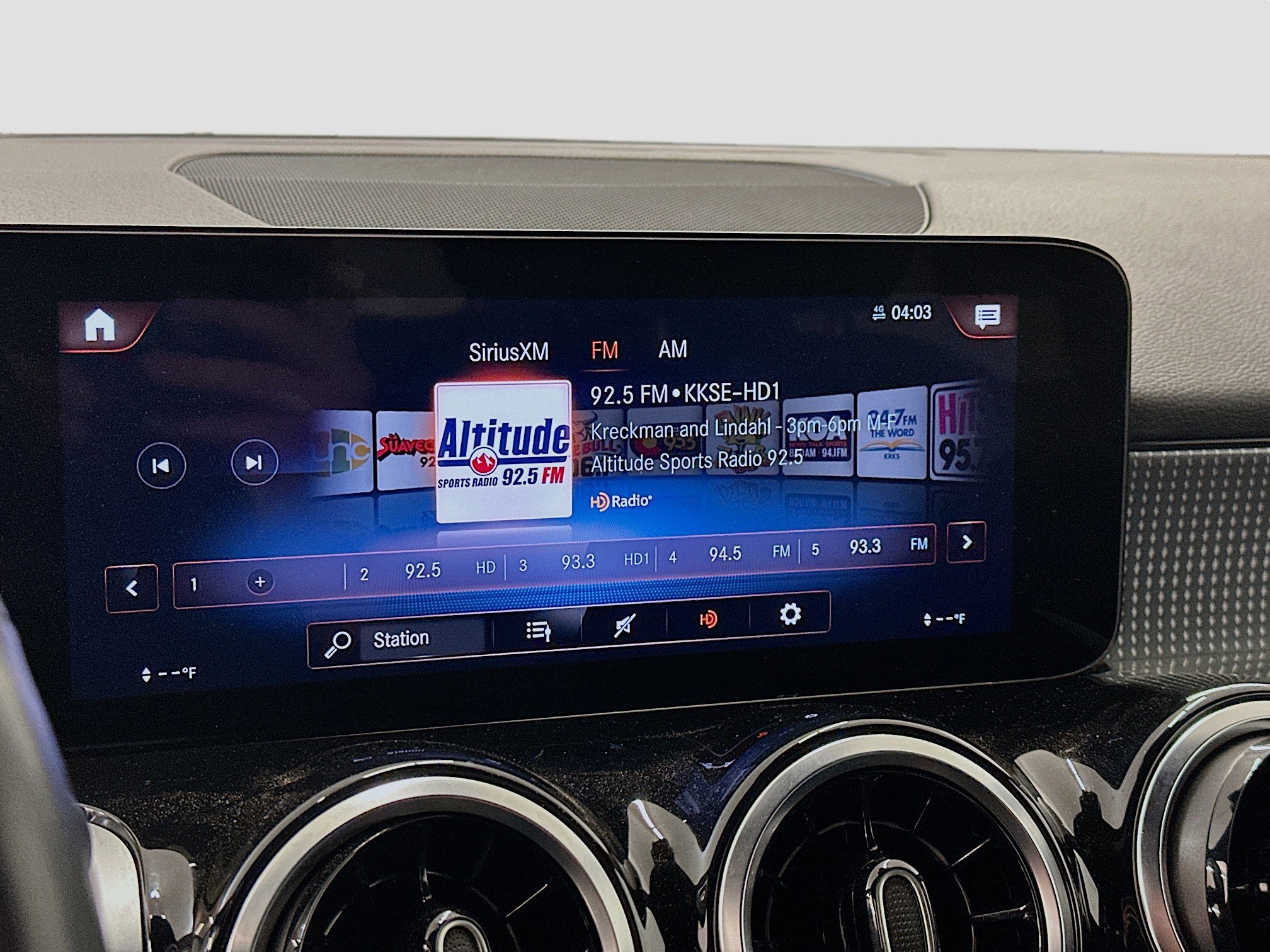 Used 2023 Mercedes-Benz GLB 250 4MATIC image 21