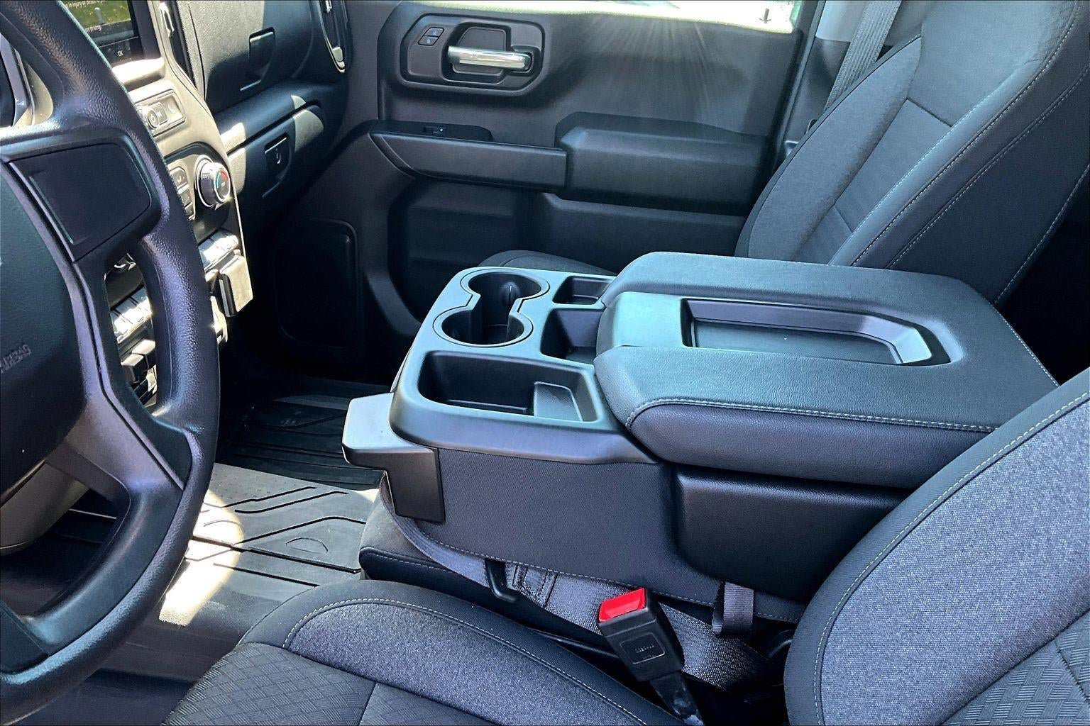 Used 2025 Chevrolet Silverado 2500 Custom w/ Custom Value Package AWD/4WD image 16