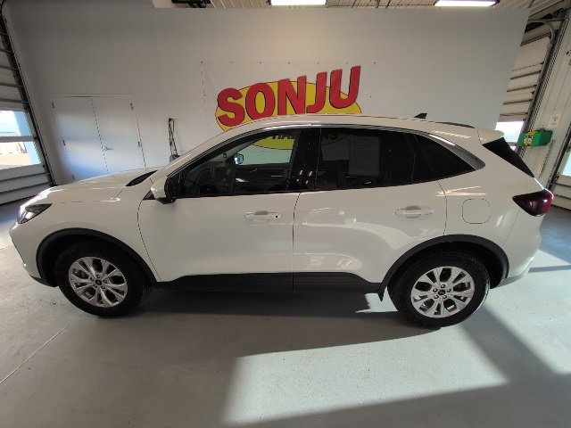 Used 2023 Ford Escape Active w/ Tech Pack #2 image 2