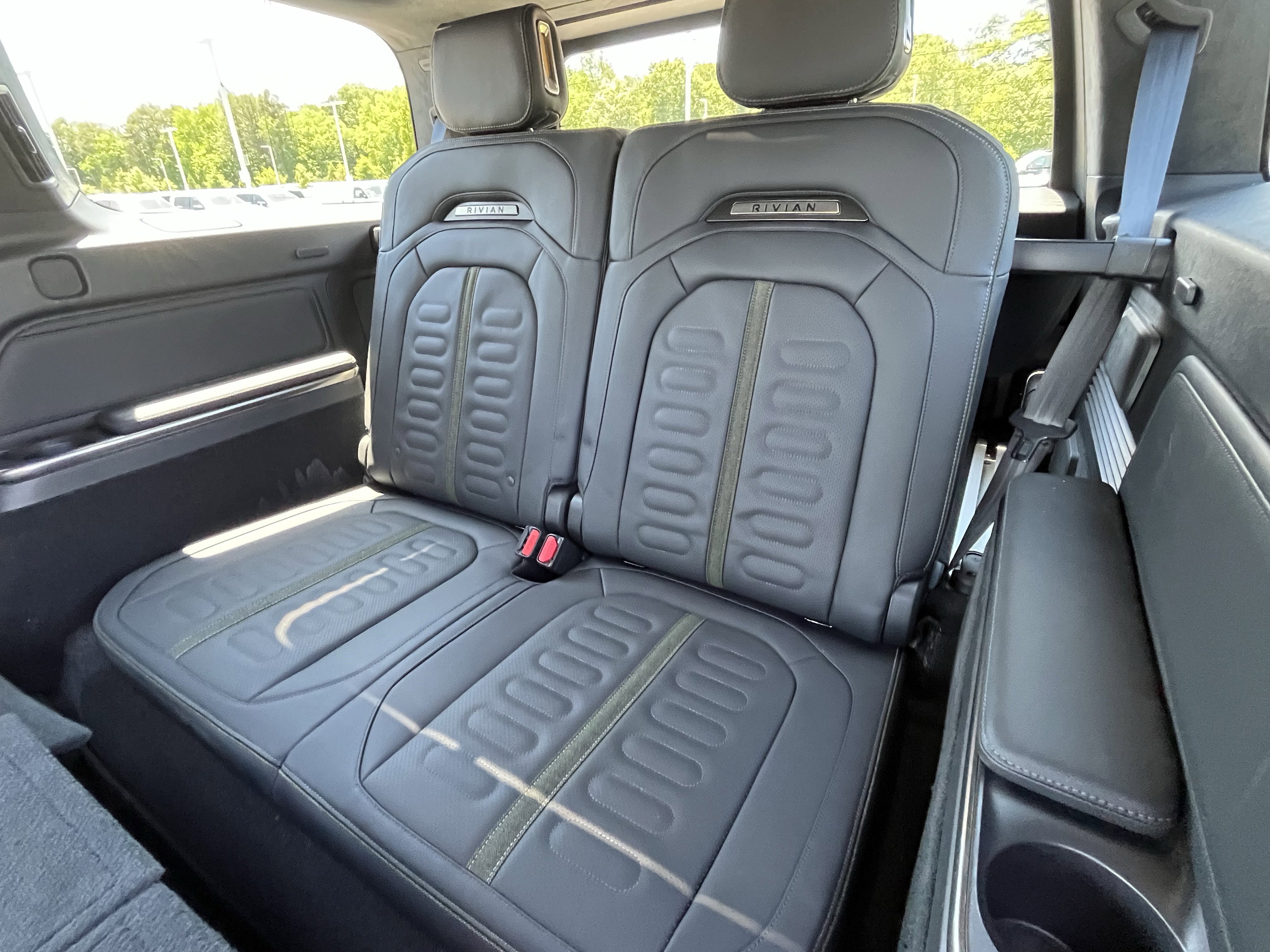 Used 2024 Rivian R1S Adventure AWD/4WD image 25