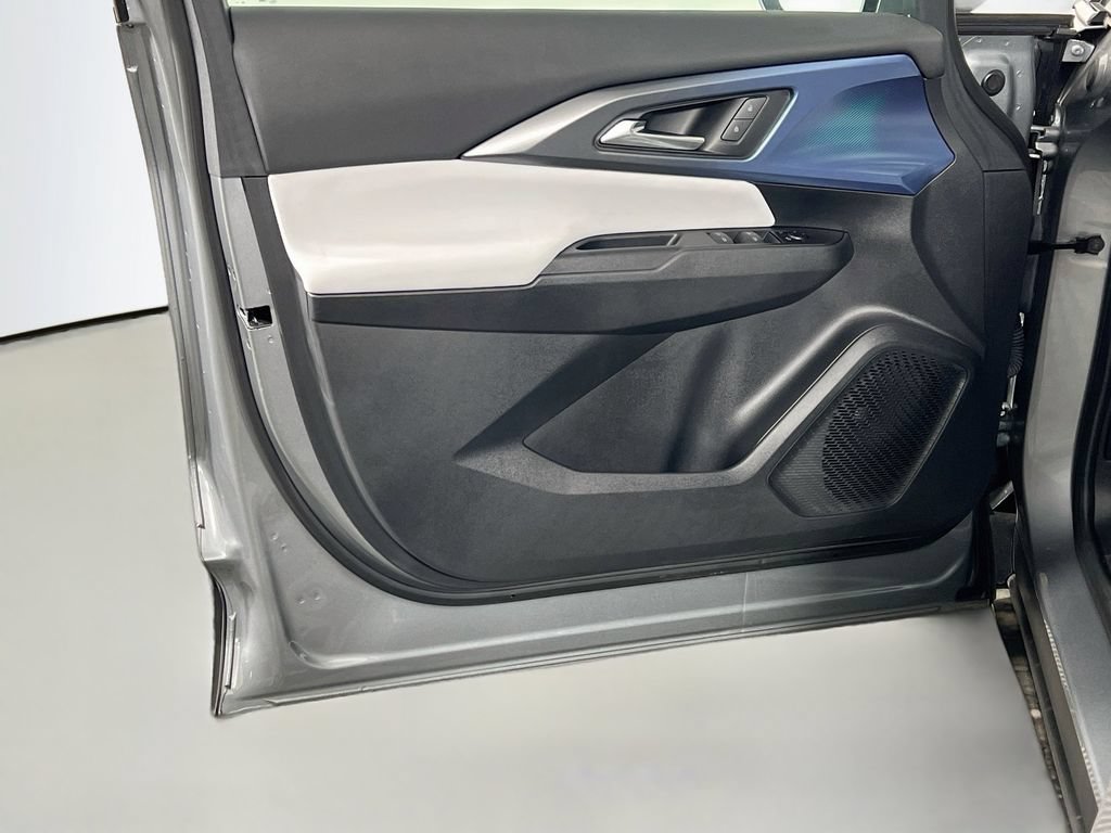 New 2026 Chevrolet Equinox EV LT FWD image 18