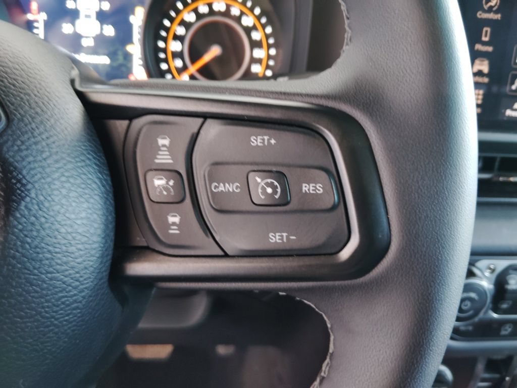 Used 2025 Jeep Gladiator Sport AWD/4WD image 27