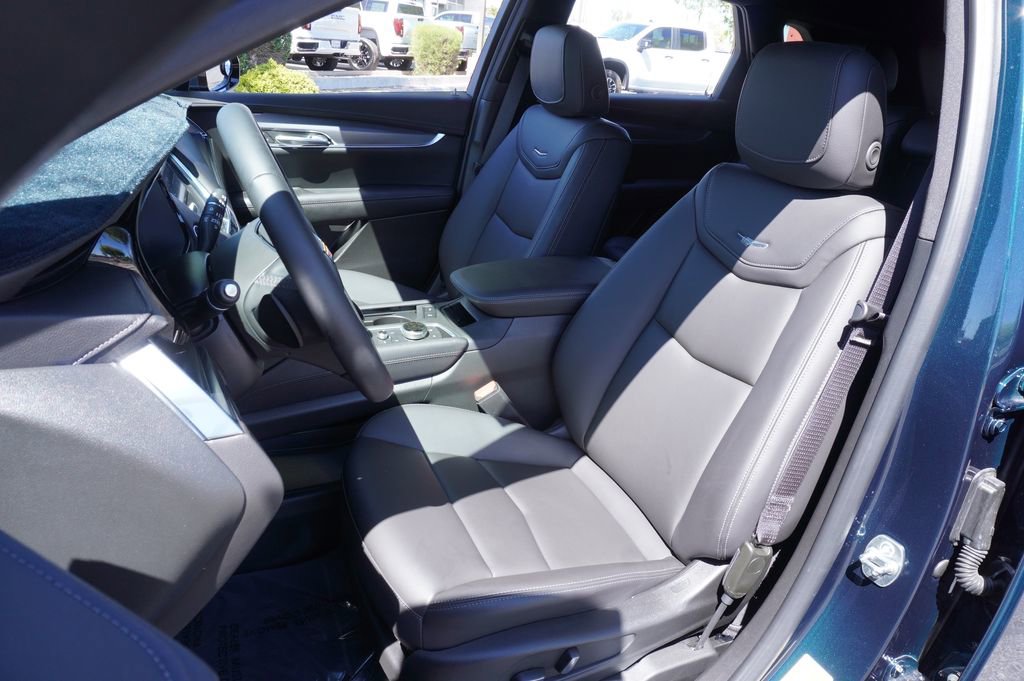 Certified 2025 Cadillac XT5 Luxury image 13