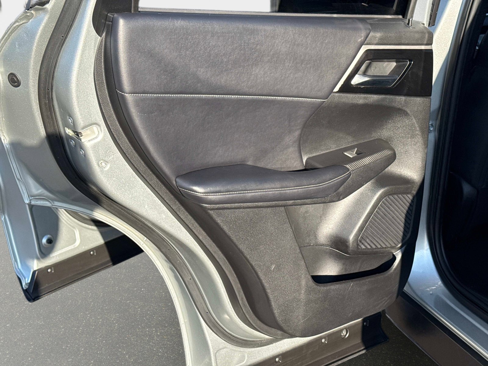 Used 2024 Mitsubishi Outlander SE image 15