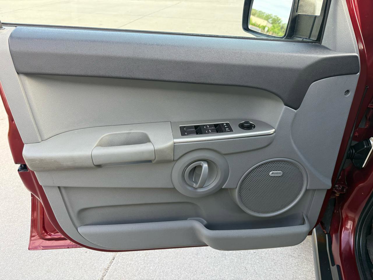 Used 2007 Jeep Commander Sport AWD/4WD image 11