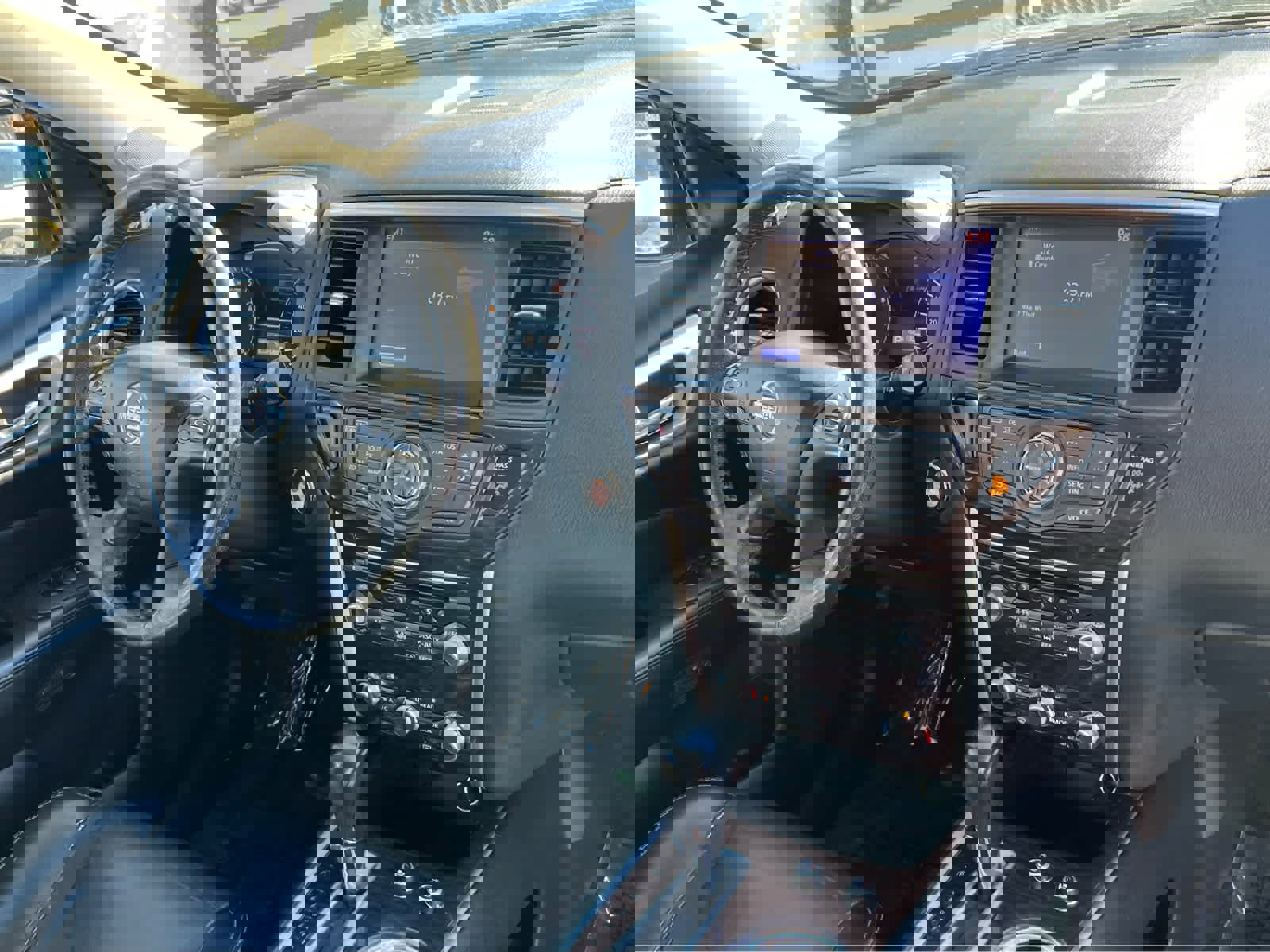 Used 2014 Nissan Pathfinder Platinum image 20