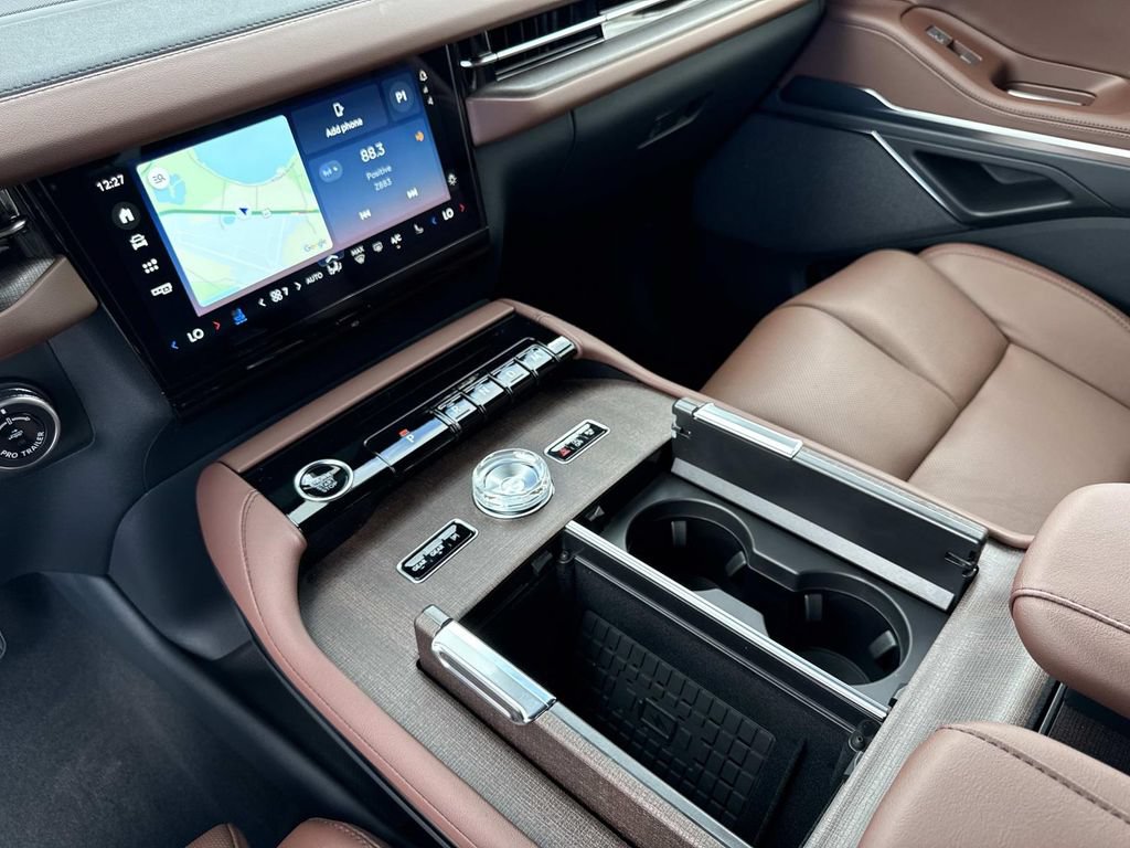 New 2026 Lincoln Navigator L Reserve AWD/4WD image 27
