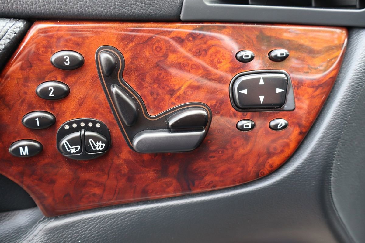 Used 2002 Mercedes-Benz CL 55 AMG image 25