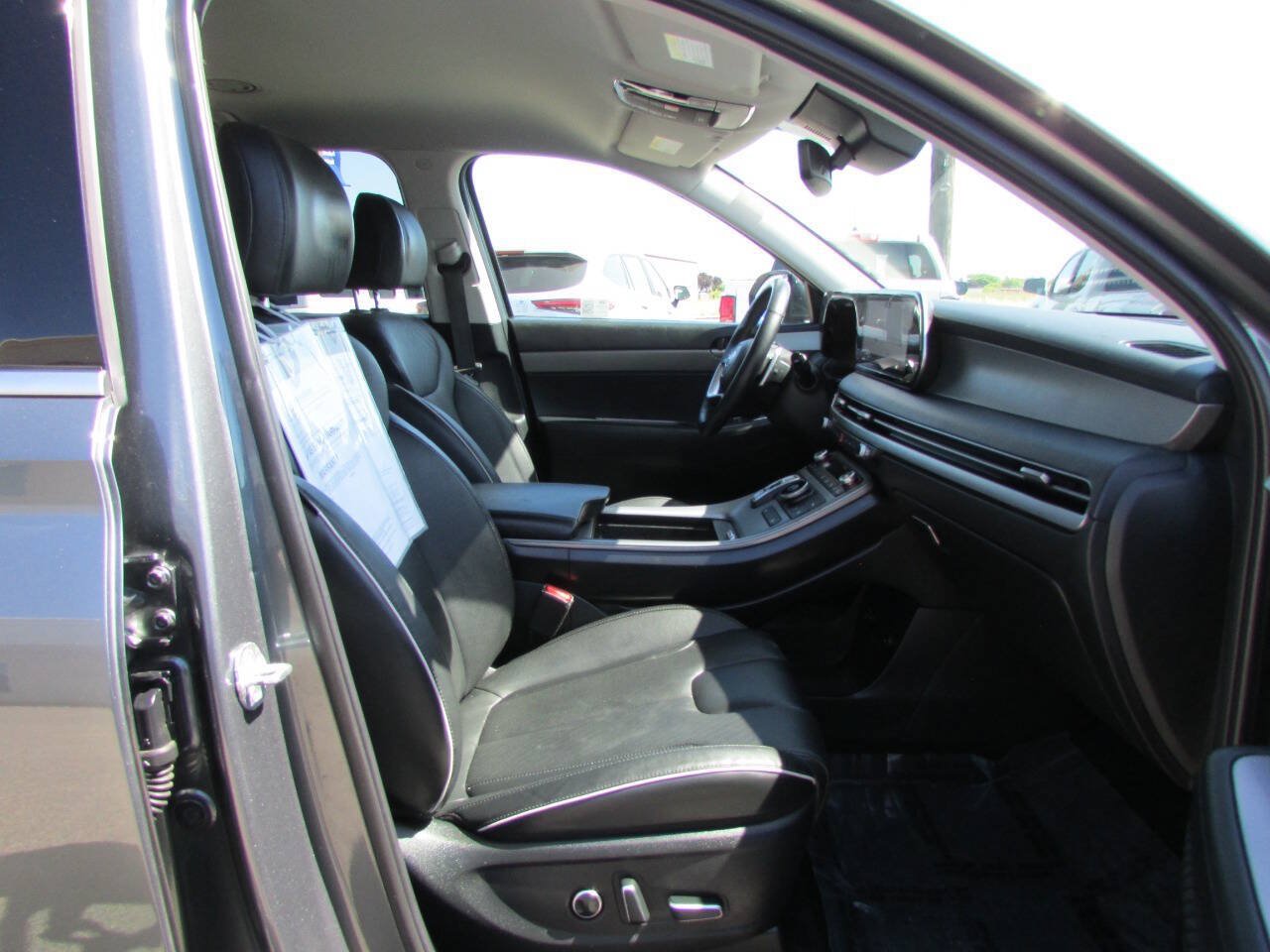 Used 2024 Hyundai Palisade SEL FWD image 19
