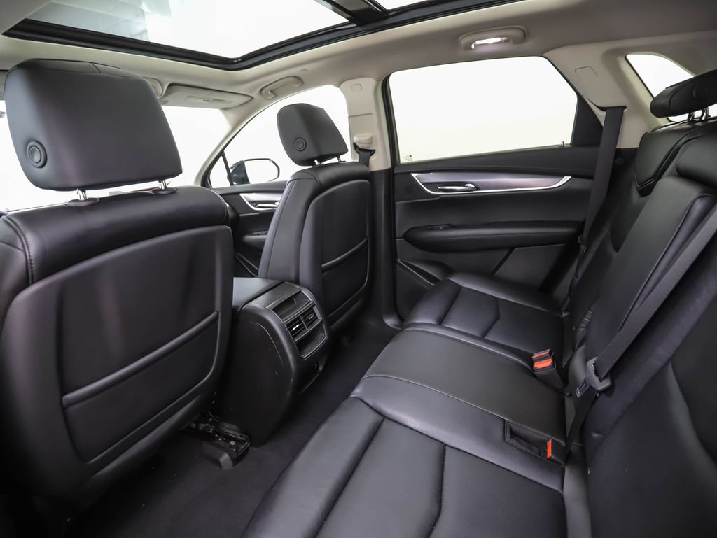 Used 2017 Cadillac XT5 Luxury w/ Driver Awareness Package AWD/4WD image 19