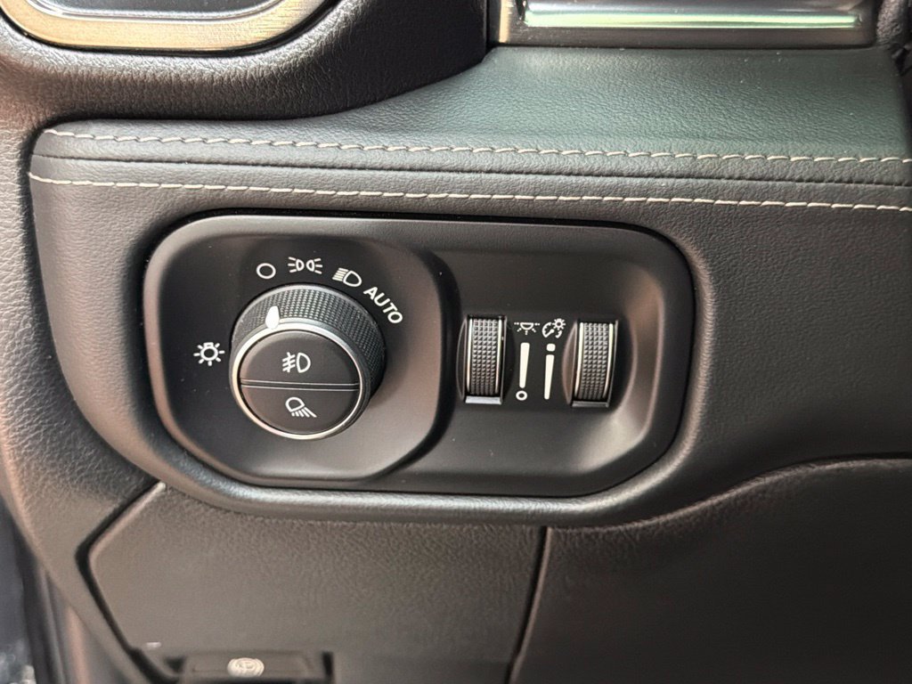 Used 2019 RAM 3500 Limited AWD/4WD image 29
