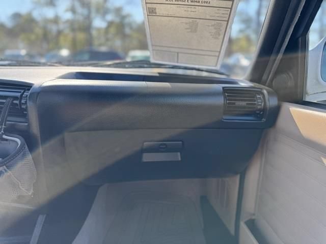 Used 1992 BMW 325i Convertible RWD image 28
