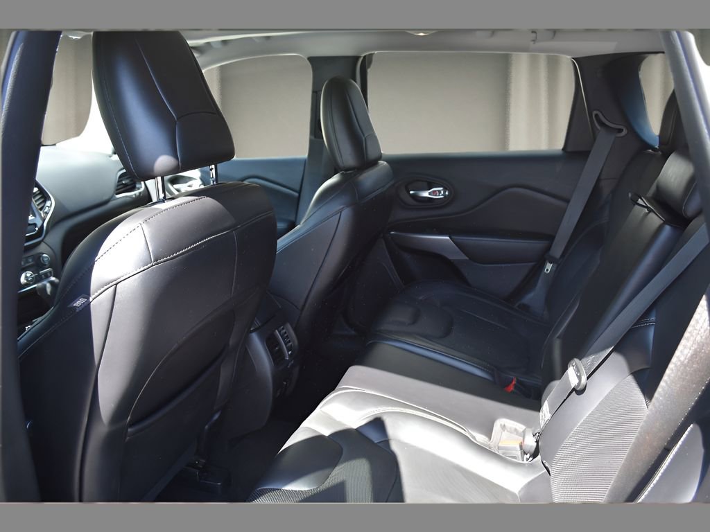 Used 2021 Jeep Cherokee Limited image 11