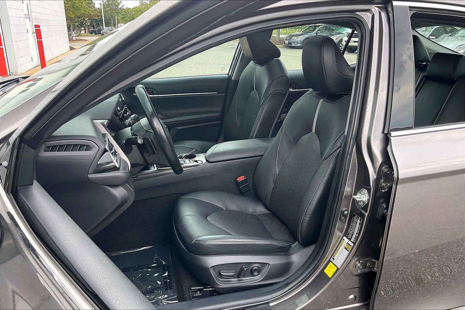 Used 2021 Toyota Camry XSE FWD image 30